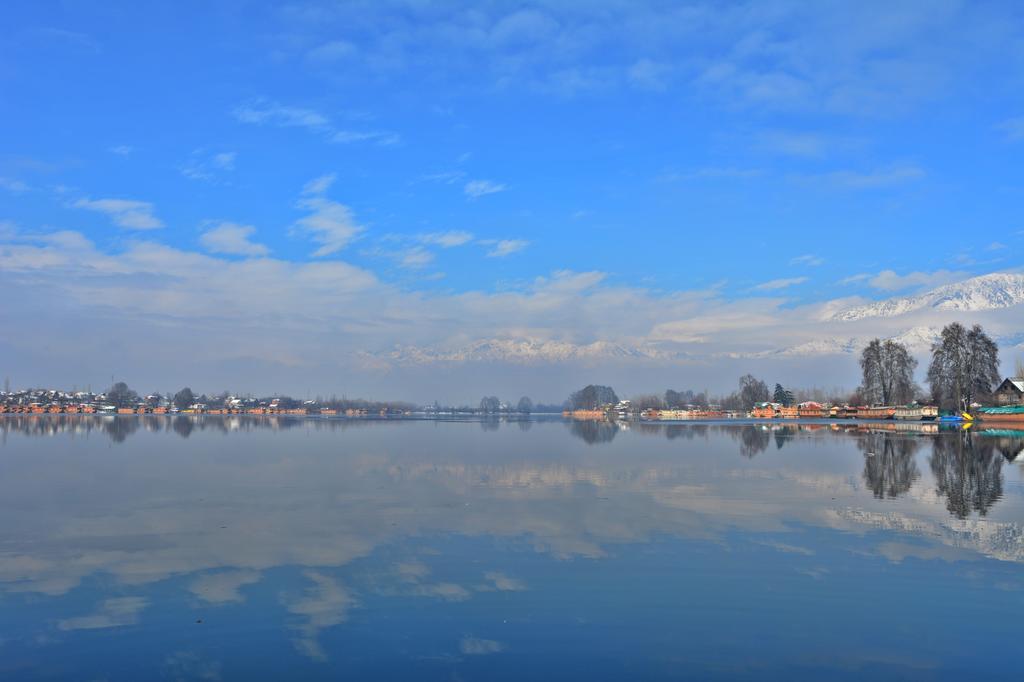 Hotel Golden Flower Heritage Houseboat Nagin Bagh Exterior foto